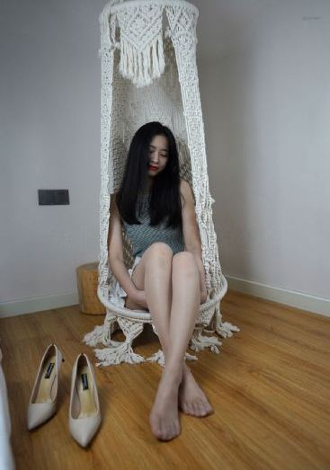 穿着丝袜的人妻系列_国产剧在线观看视频