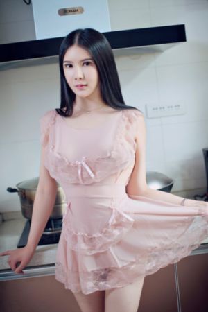 吃饭时腿放凳子上_BD国语迅雷电影在线